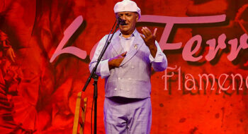 Artista flamenco actuando en el Festival Internacional de Cante Flamenco de Lo Ferro