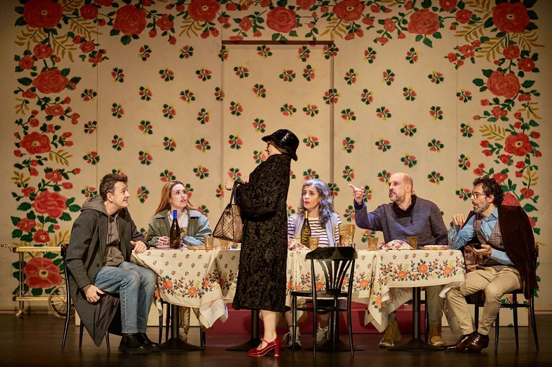 Actores en escena durante la obra Shakespeare & Compañía en el Teatro Circo Apolo