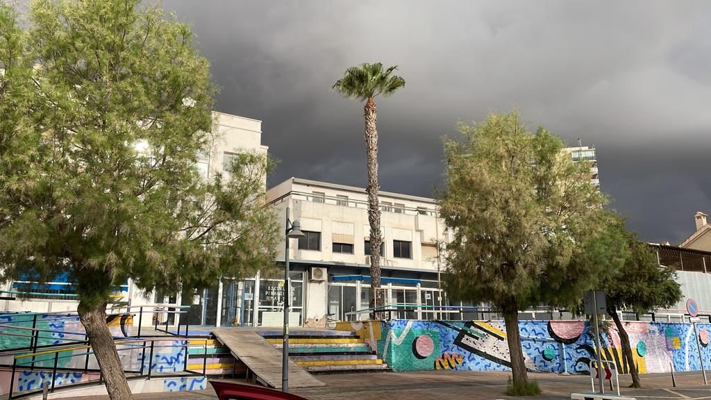 Vista exterior del antiguo hospital Los Arcos en San Javier