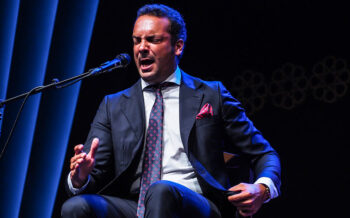 Artista cantando en el Festival Internacional de Cante Flamenco de Lo Ferro