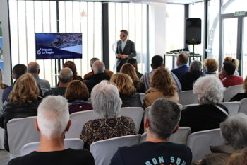 Presentación del plan Impulsa Lo Pagán ante un público atento