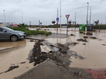 Inundación en El Mojón tras intensas lluvias y corte de carretera