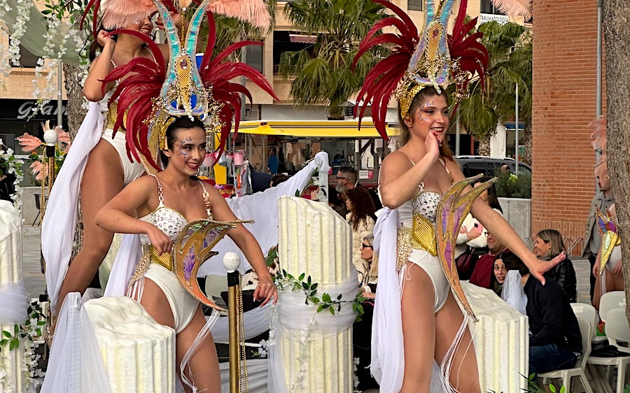 Actuación de la comparsa Kímbara en el Carnaval de Torre Pacheco