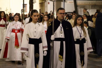 Participantes en la procesión de la Virgen de los Dolores en San Pedro del Pinatar