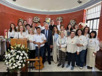 Grupo de personas celebrando el Lunes de Mona en Torre Pacheco