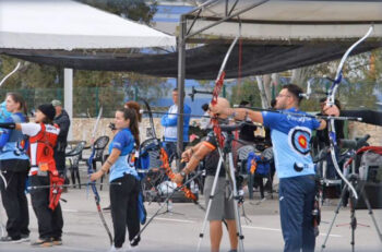 Participantes en un curso de tiro con arco en San Javier