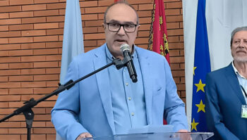 Presentador en la inauguración de la Feria de Minerales y Fósiles en La Unión