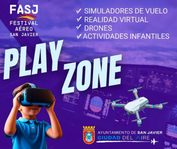 Niño usando gafas de realidad virtual en el Festival Aéreo San Javier