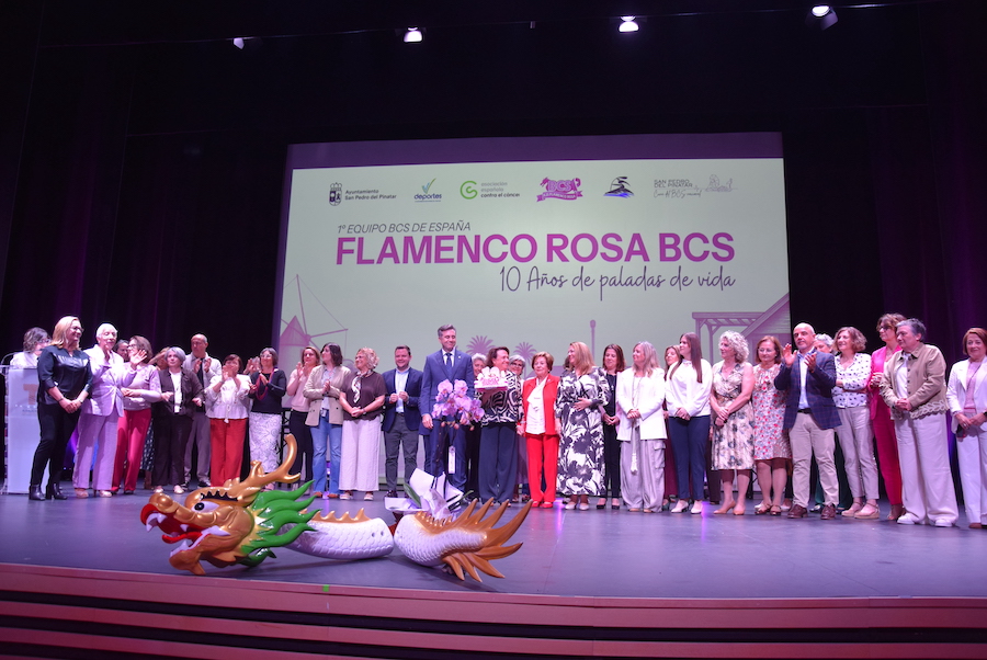 Celebración del décimo aniversario del equipo Flamenco Rosa BCS en el teatro Geli Albaladejo