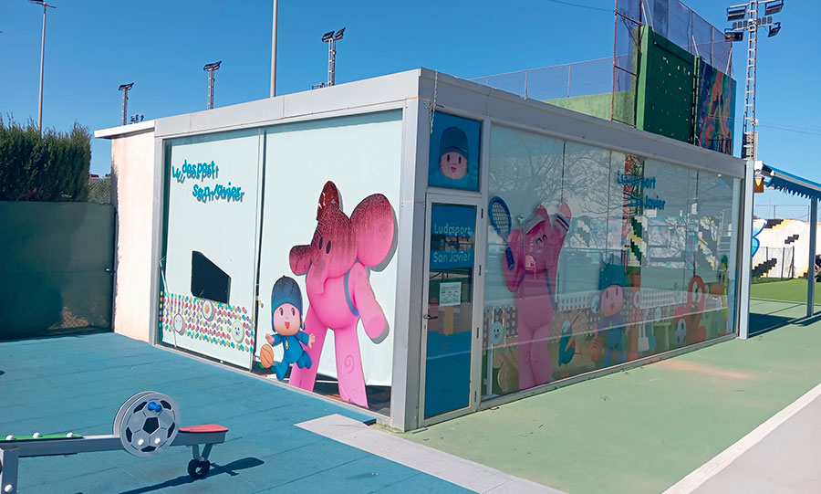 Instalaciones de LudoSport en San Javier con decoraciones infantiles.