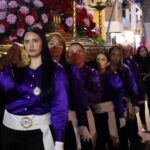 Participantes de la procesión del Santo Entierro en San Pedro del Pinatar