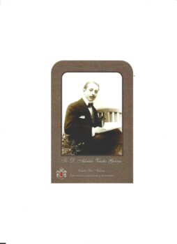 Retrato de Adrián Viudes Guirao en un entorno elegante