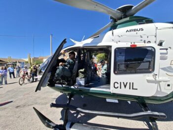 Helicóptero de la Guardia Civil en exhibición en Torre Pacheco