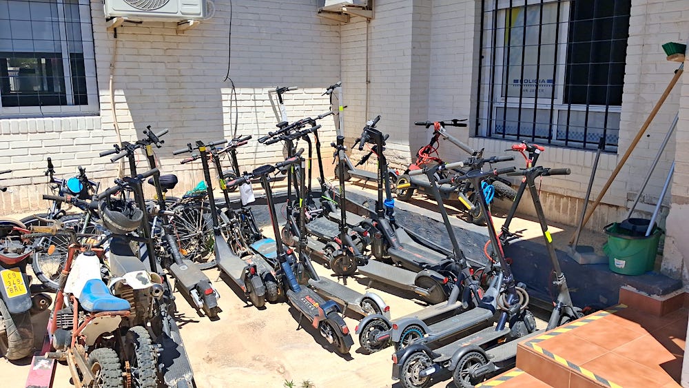 Patines eléctricos requisados por la policía en San Javier
