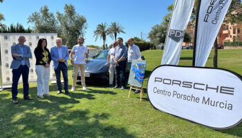 Presentación del XII Porsche Day en Torre Pacheco con autoridades locales.