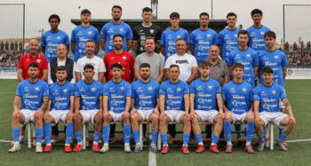 Plantilla del San Javier CF en el campo de fútbol El Pitín