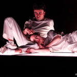 Escena de la obra 'El efecto' en el Teatro de Invierno de San Javier