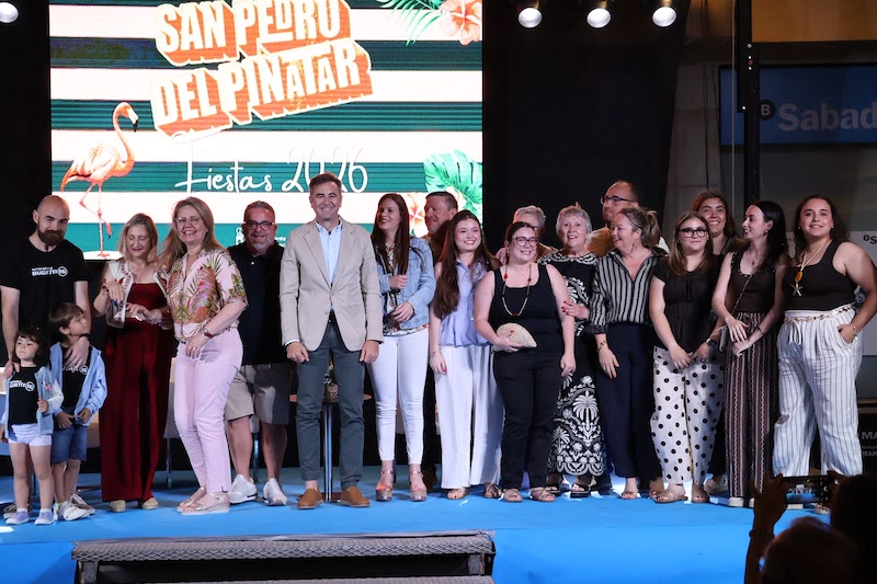 Presentación de las fiestas patronales de San Pedro del Pinatar con candidatas y autoridades.
