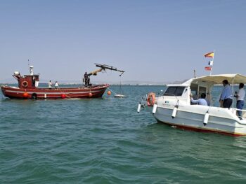 Instalación de boyas ecológicas en el Mar Menor para proteger el fondo marino