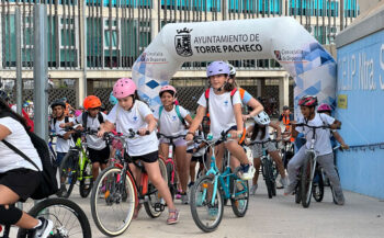 Alumnos en marcha ciclista con bicicletas en Torre Pacheco