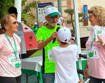 Participantes de la marcha solidaria contra el cáncer en San Javier