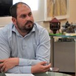 Mario Cervera discutiendo sobre la gestión del litoral en una reunión