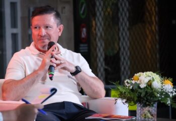 Saturnino García Sáez durante la presentación de las candidatas a Reina Juvenil.