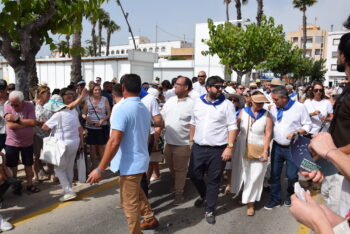 Multitud de fieles en la procesión de la Virgen del Carmen en Lo Pagán