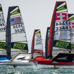 Veleros Waszp compitiendo en el Mar Menor durante el campeonato europeo.