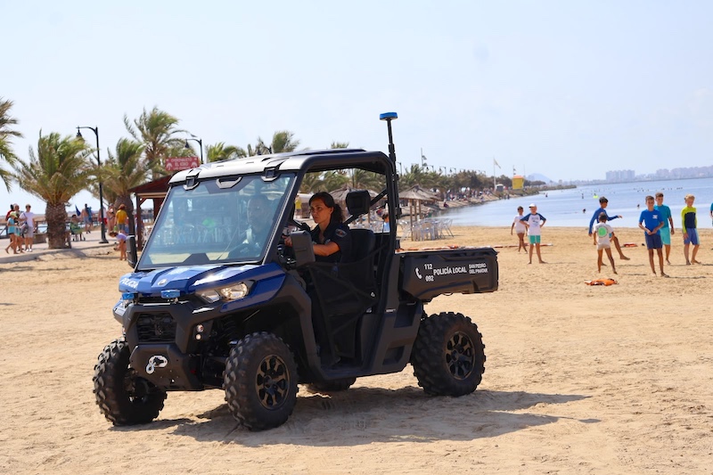 Buggy 4x4 de la Policía Local en la playa de San Pedro del Pinatar