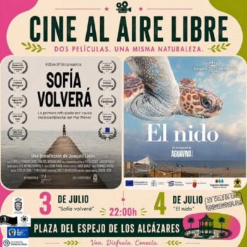 Cartel del cine al aire libre con dos películas sobre el Mar Menor.