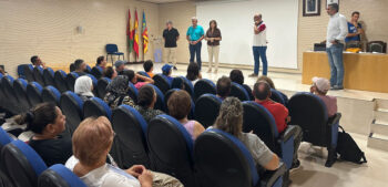 Reunión de trabajadores del sector agrario en Pilar de la Horadada