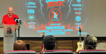 Presentación del festival Pacheco Rock con bandas locales en Torre Pacheco.