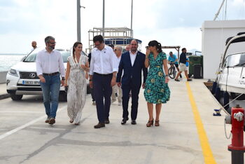 Ministro Óscar López y autoridades en la presentación del gemelo digital del Mar Menor