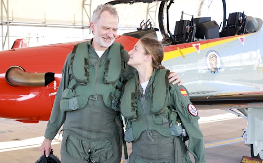 El Rey Felipe VI y la Princesa Leonor en la Academia General del Aire